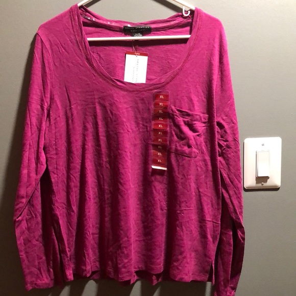 Sanctuary Tops - BRAND NEW WOMAN LIGHT WEIGHT SHIRT SIZE X-LARGE! NWT! SMOKE FREE HOME